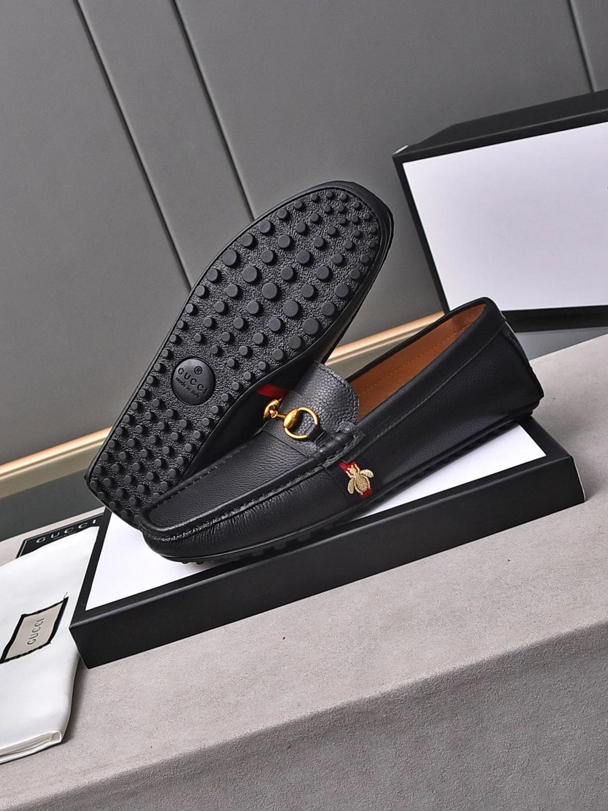 GG Men's Bee Loafer Black Cowhide 853336
