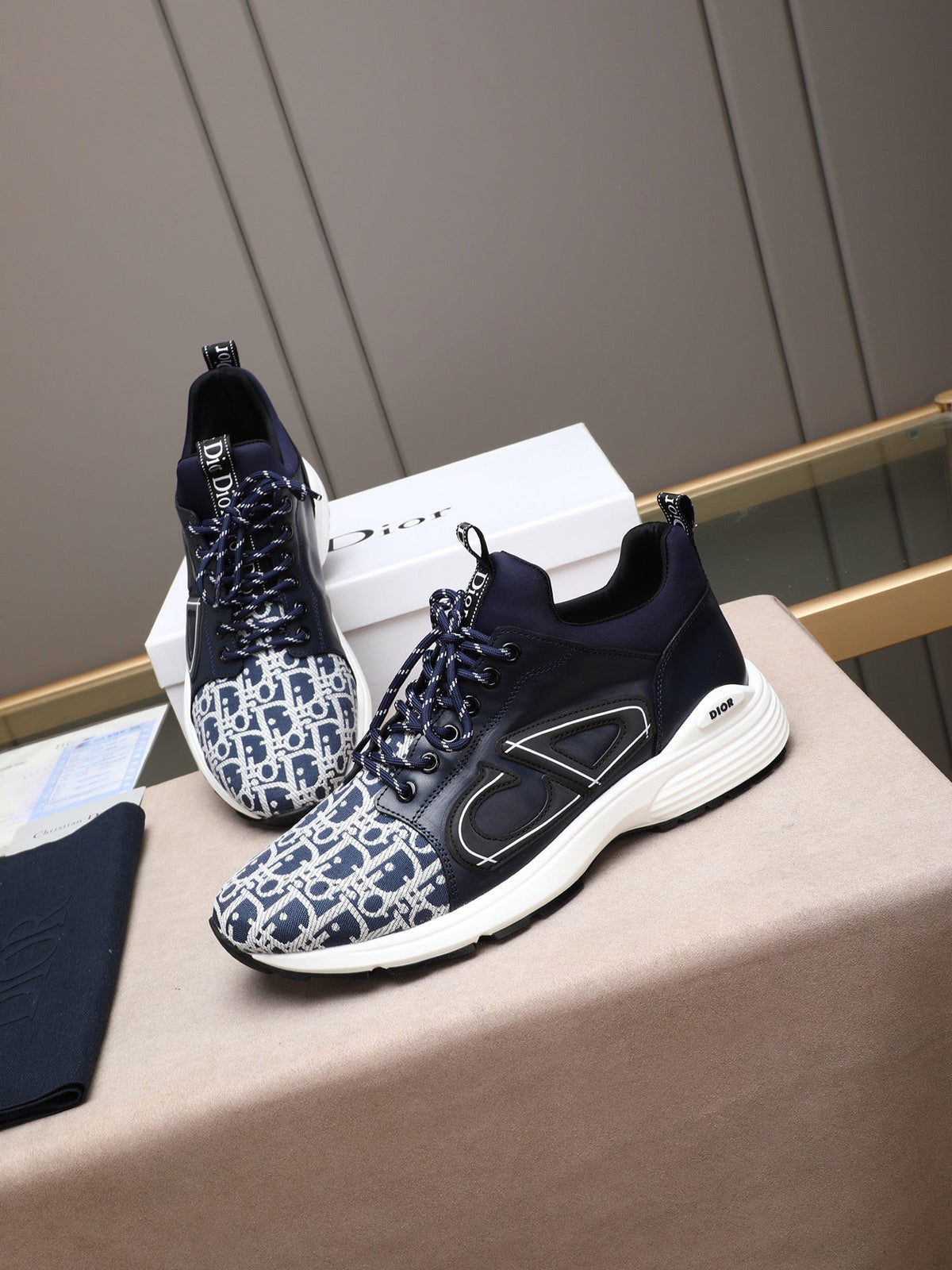 Classic Fashion Sneakers XC0425101302