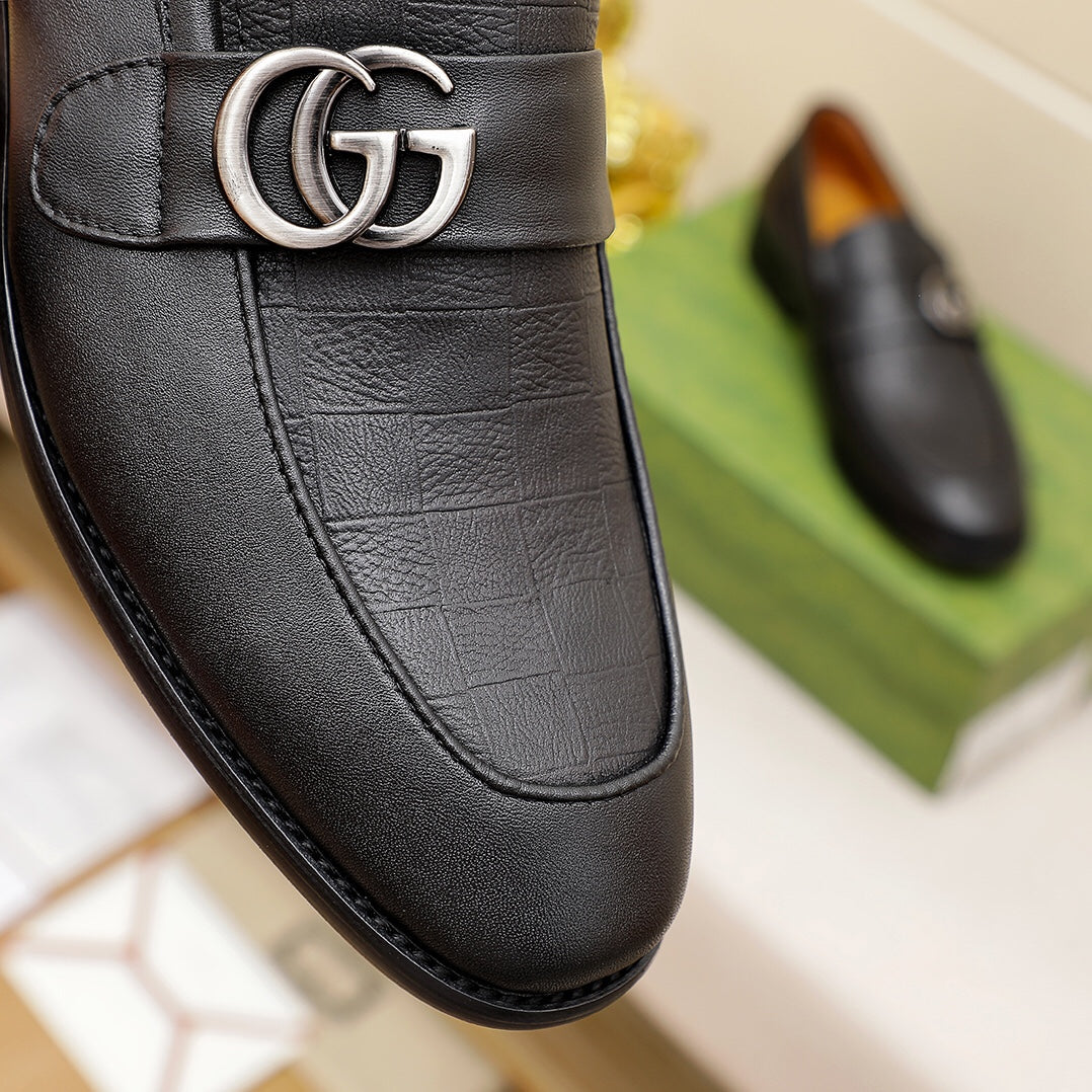 Black handmade men's fashion dress shoes