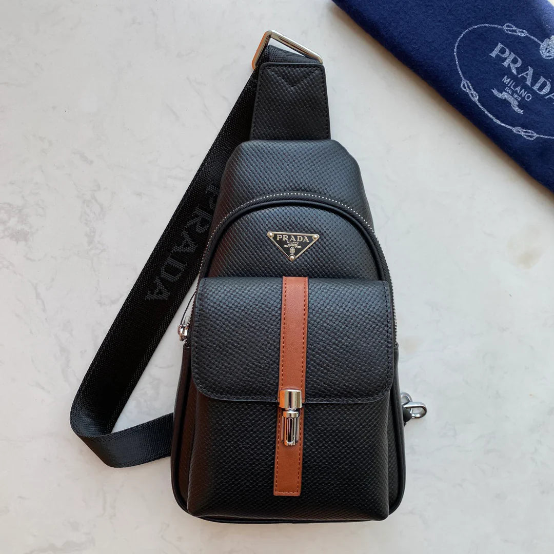 Latest Men's Chest Bags 1025022403