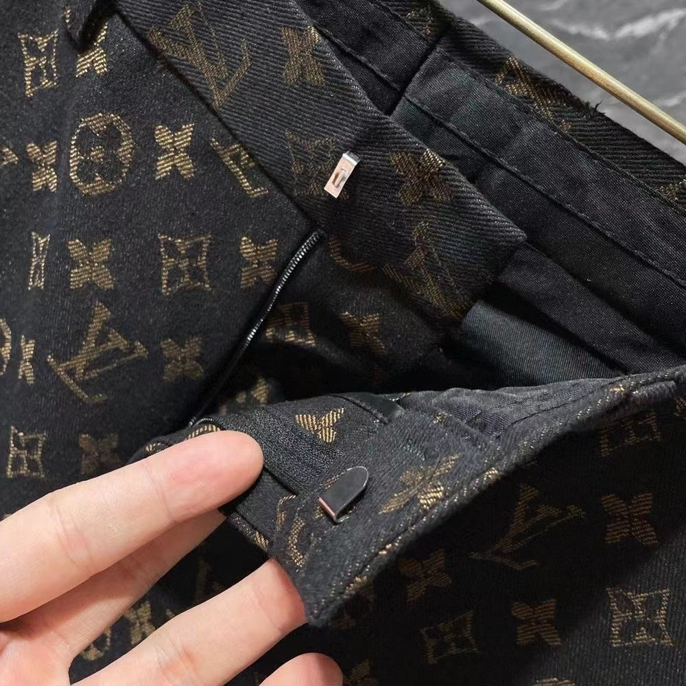 New luxury v logo print formal suit