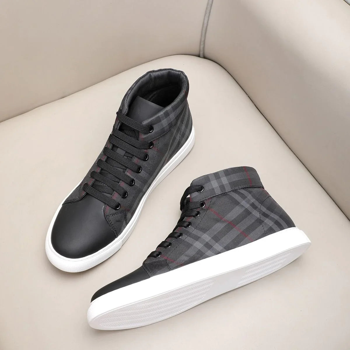 Casual and Versatile High-top Shoes 0823122606